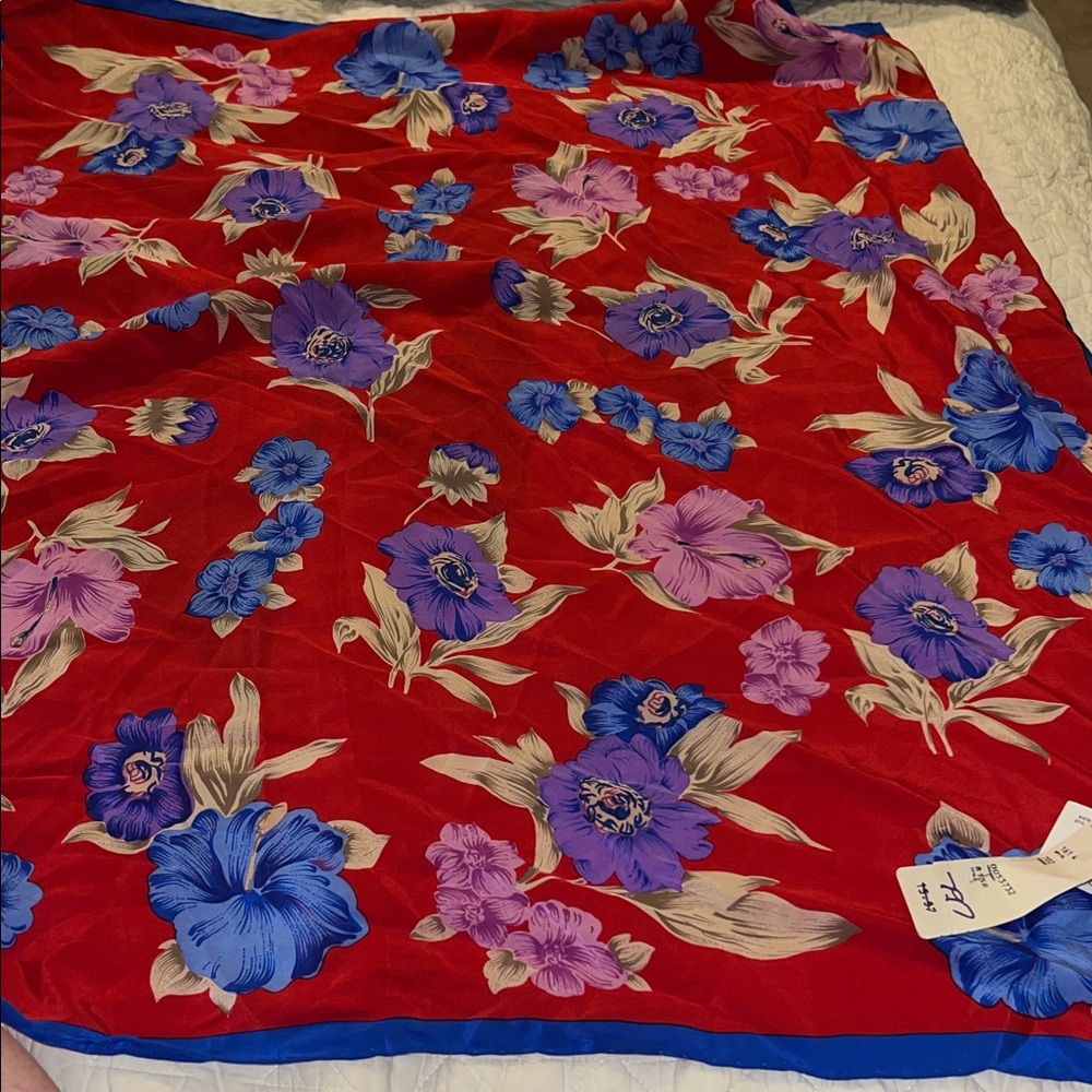 NWT Nordstrom Vintage Elaine Gold Silk Scarf hand rolled 34” square